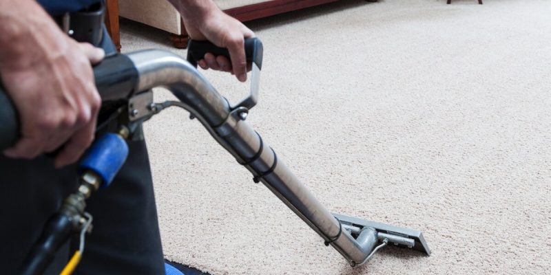 Steam-Cleaning-Carpets-000023916106_Large-sm